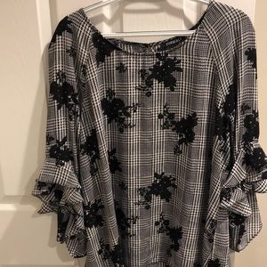 Roz & Ali - Black and White Blouse